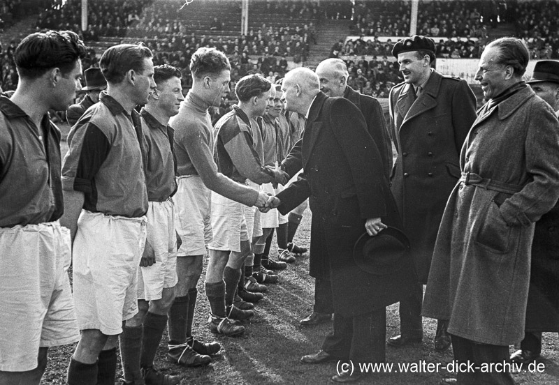 Begrüßung der Fußballer 1947