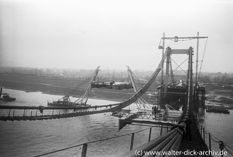 Bau der Mülheimer Brücke 1950