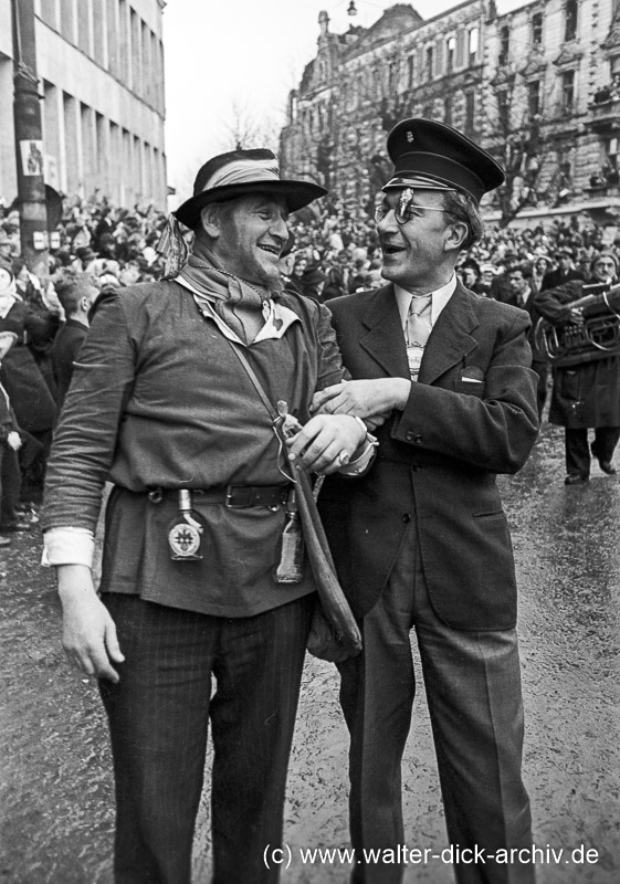 Im Rosenmontagszug 1950