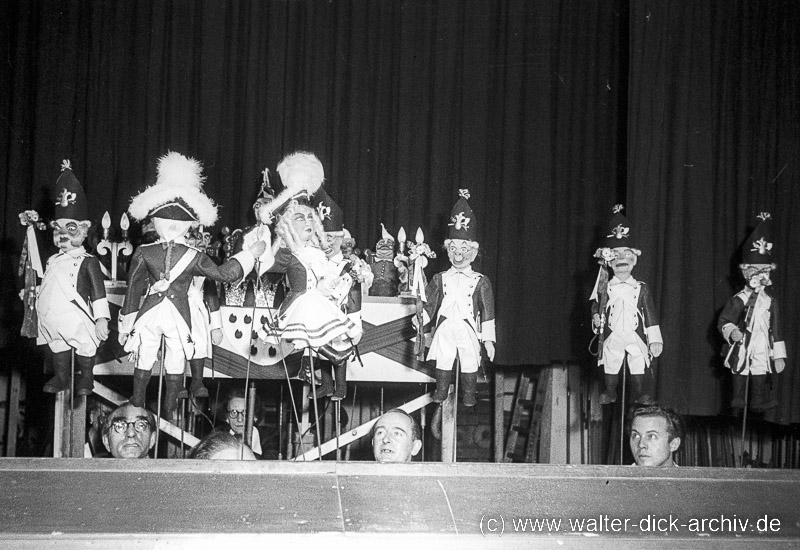 Puppensitzung im Hänneschen-Theater 1955