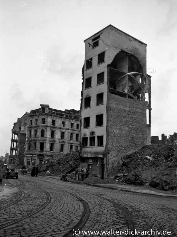 Häuserruinen in der Kölner Innenstadt