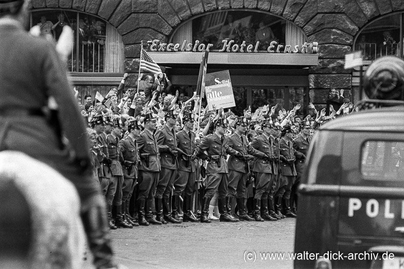 Polizeikette beim Kennedy Besuch 1963