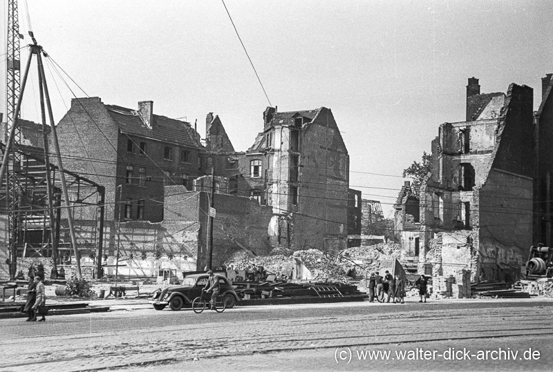 Bau der Hahnentorlichtspiele 1948