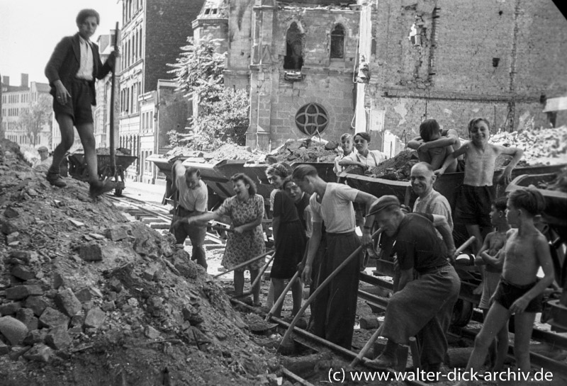 Trümmerräumung im Kölner Severinsviertel