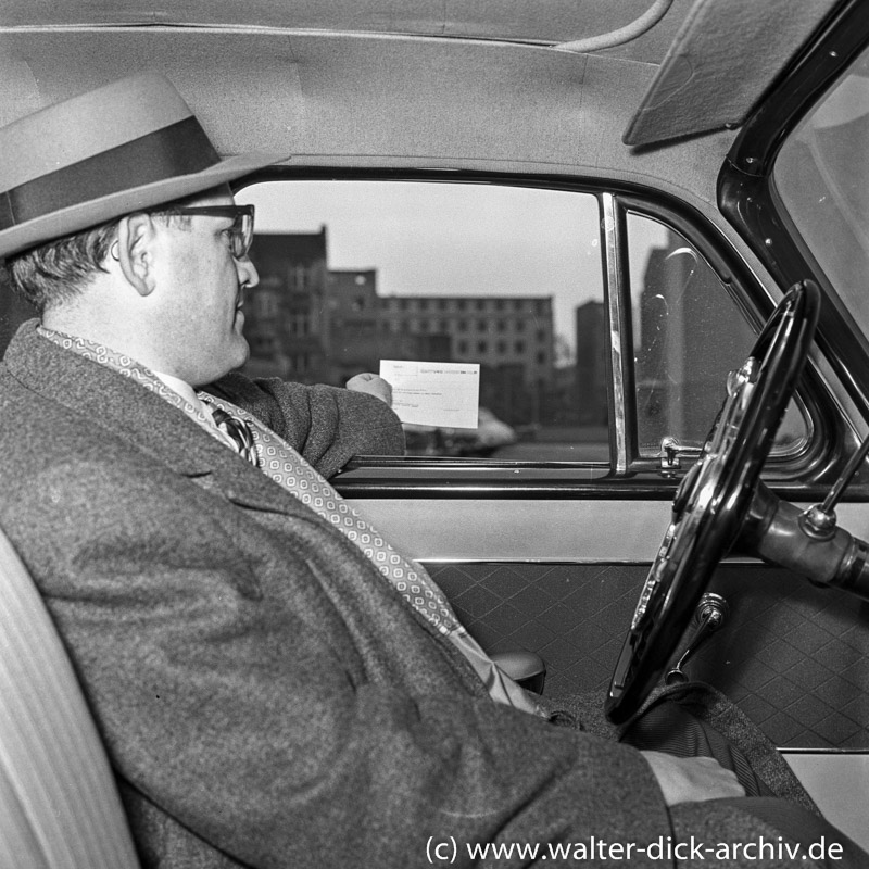 Autoschalter der Sparkasse 1961