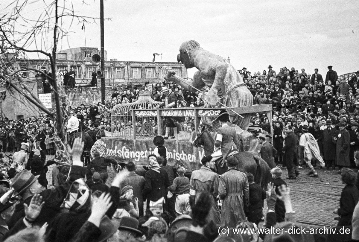 Der Löwe im Rosenmontagszug 1950