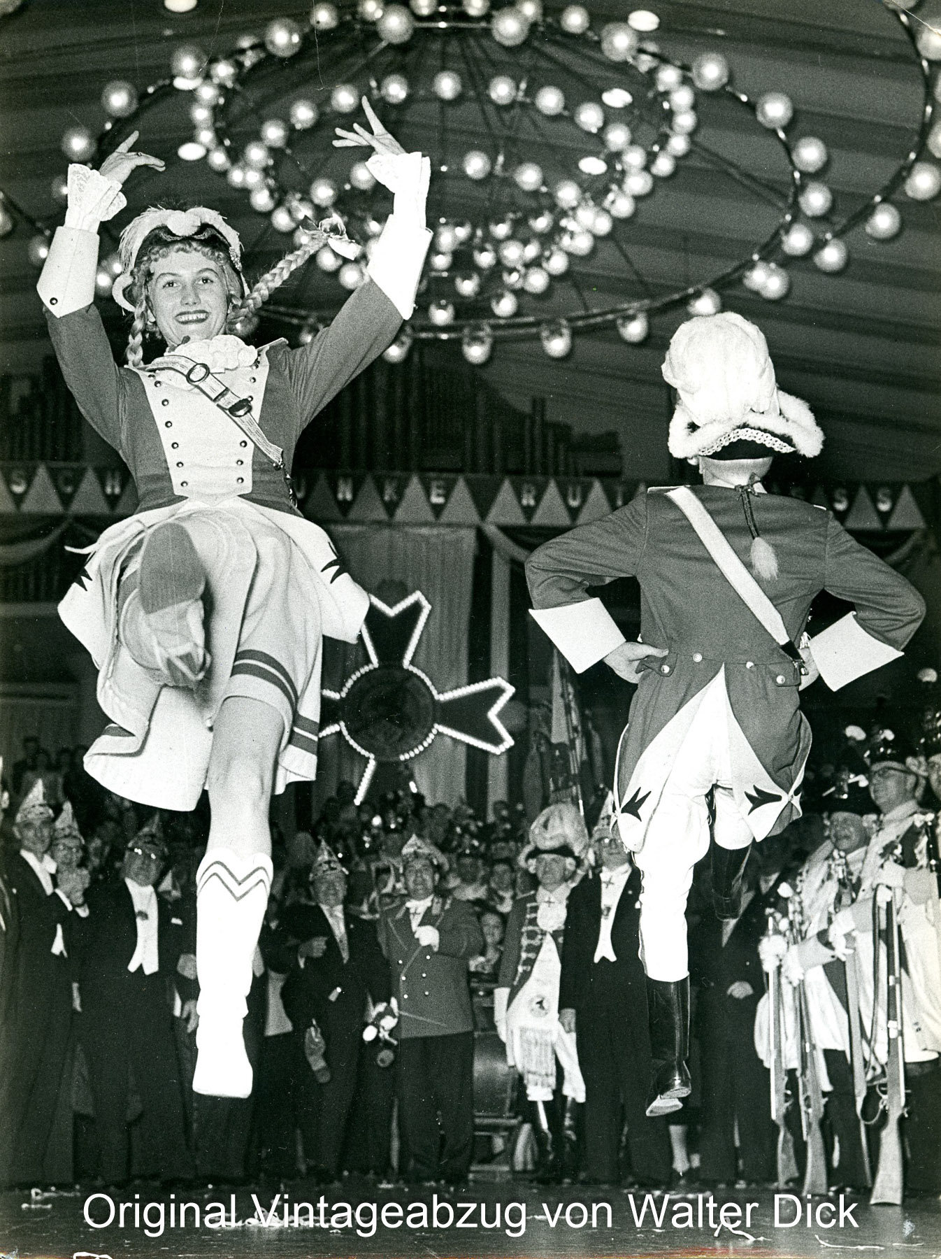 Sitzungskarneval 1952 in Köln Rote Funken