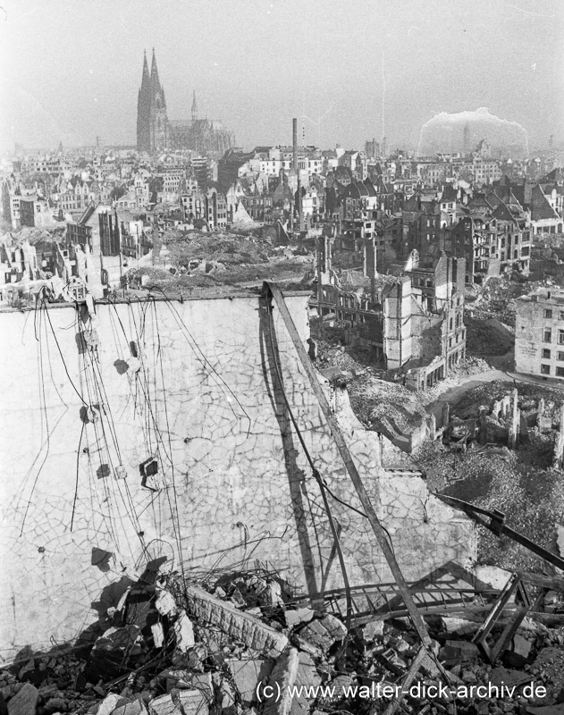 "Der Trümmerhaufen Köln" 1946