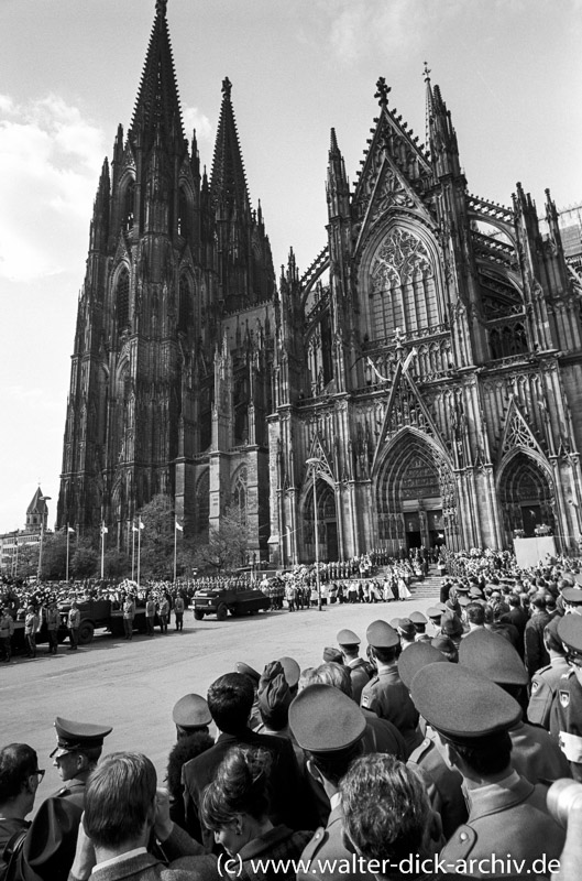 Auszug aus dem Dom Beerdigung Konrad Adenauers 1967