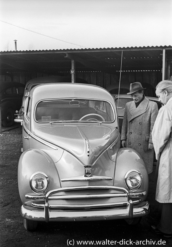 Ford Taunus Spezial aus den Kölner Ford-Werken-Frontansicht