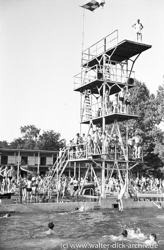 Der Sprungturm im Müngersdorfer Stadion