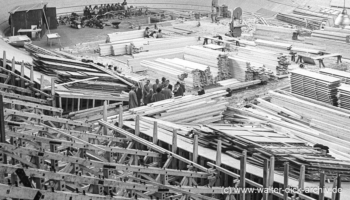 Bau der alten Sporthalle 1957