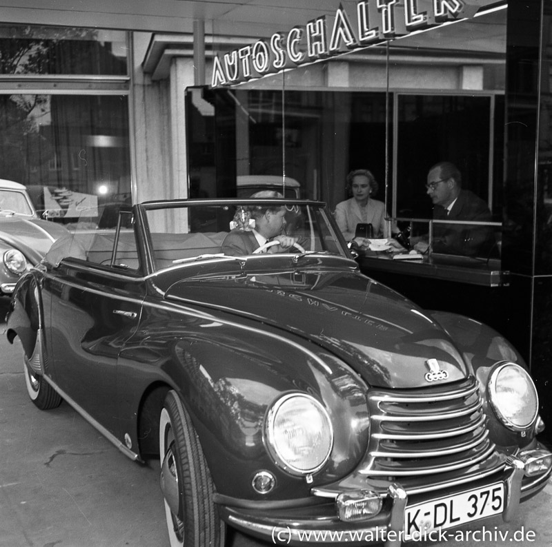 Autoschalter der Sparkasse 1961