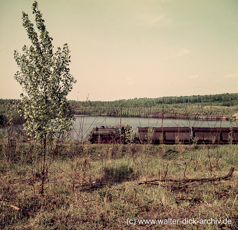 Dampfspeicherlok im Braunkohlegebiet 1960