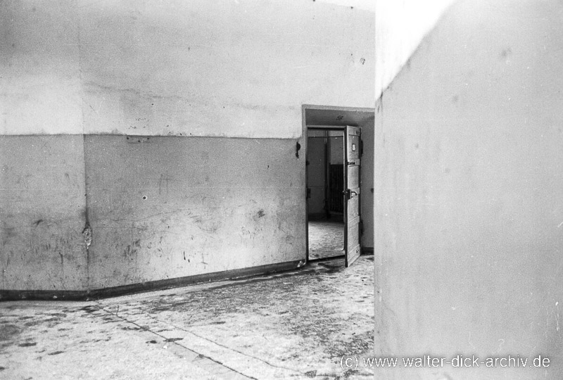 Haftzelleneingang in Brauweiler 1949