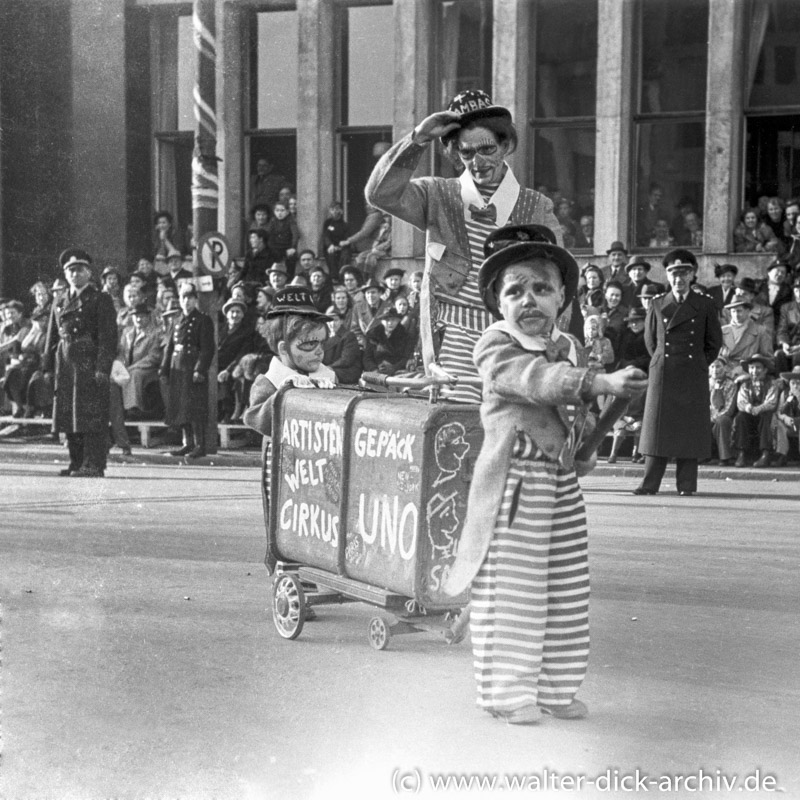 Der Koffer des "Circus UNO" 1951