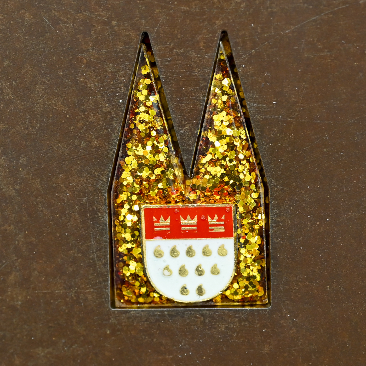 Dom Einsatz - Epoxidharz gold mit Köln-Wappen