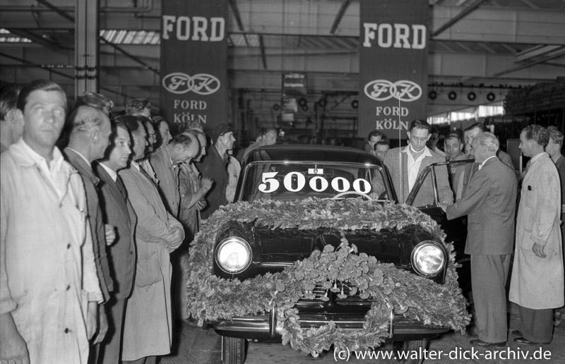 Eine stolze Zahl - Ford Köln feiert den 50.000. Ford 12 M