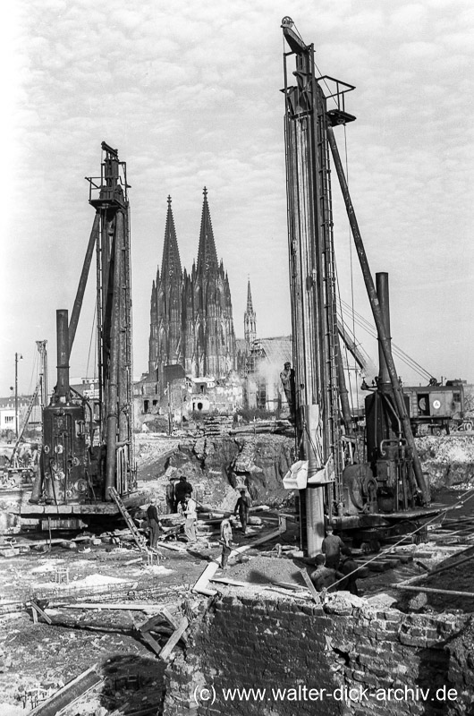 Baustelle des neuen Opernhauses 1955