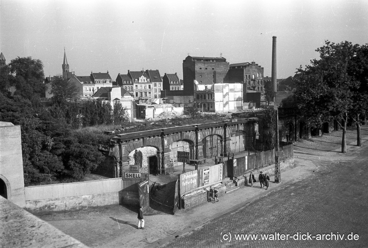 Heruntergekommen! Alter Bahndamm in Deutz 1938
