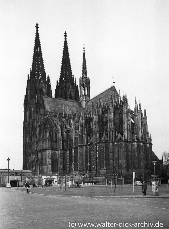 Dom und Busbahnhof 1951