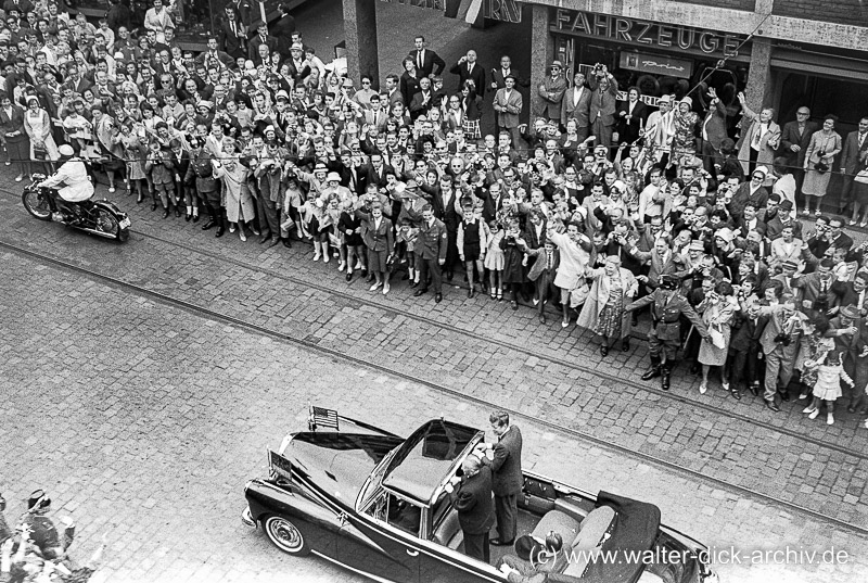 J.F. Kennedy auf dem Weg zum Rathaus 1963