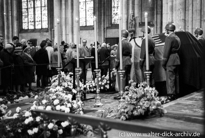 Trauer um Konrad Adenauer