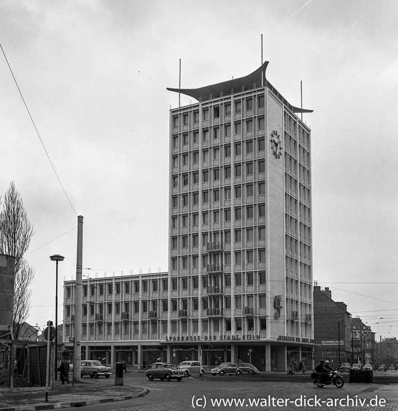 Hochhaus am Barbarossaplatz 1958