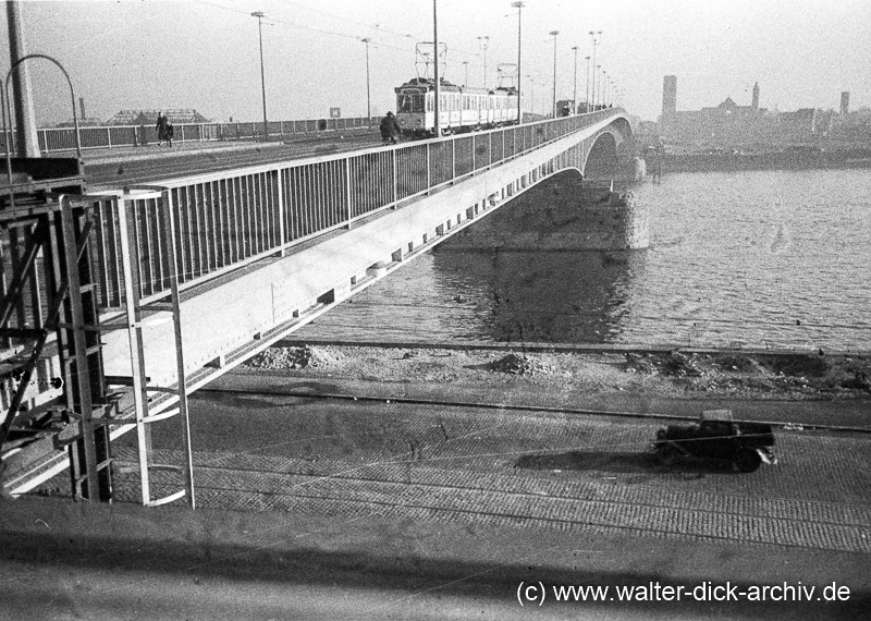 Die Deutzer Brücke 1950