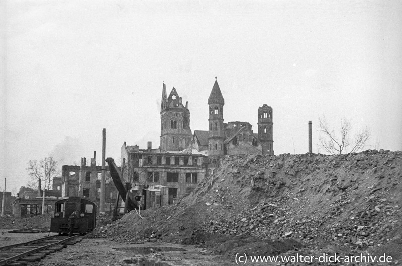 Neumarkt und St. Aposteln 1946