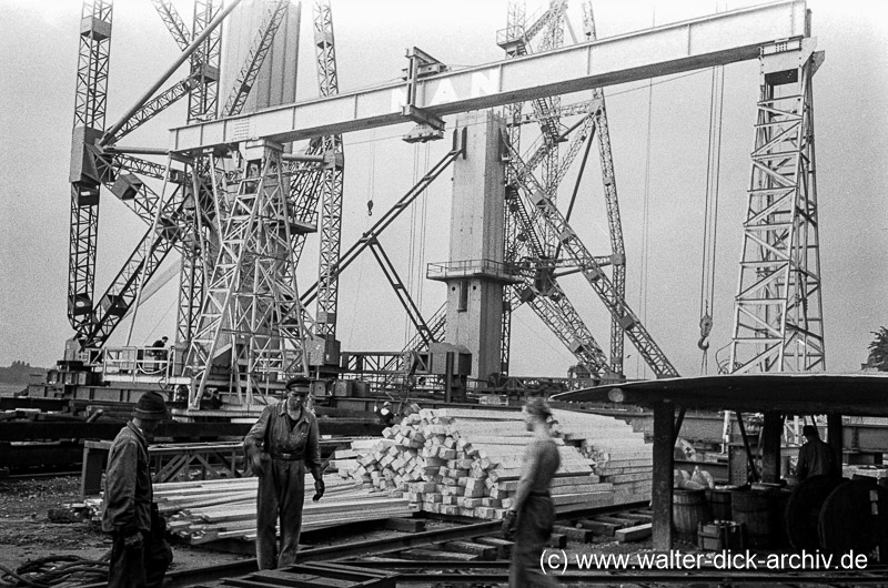 Bau der Mülheimer Brücke 1949