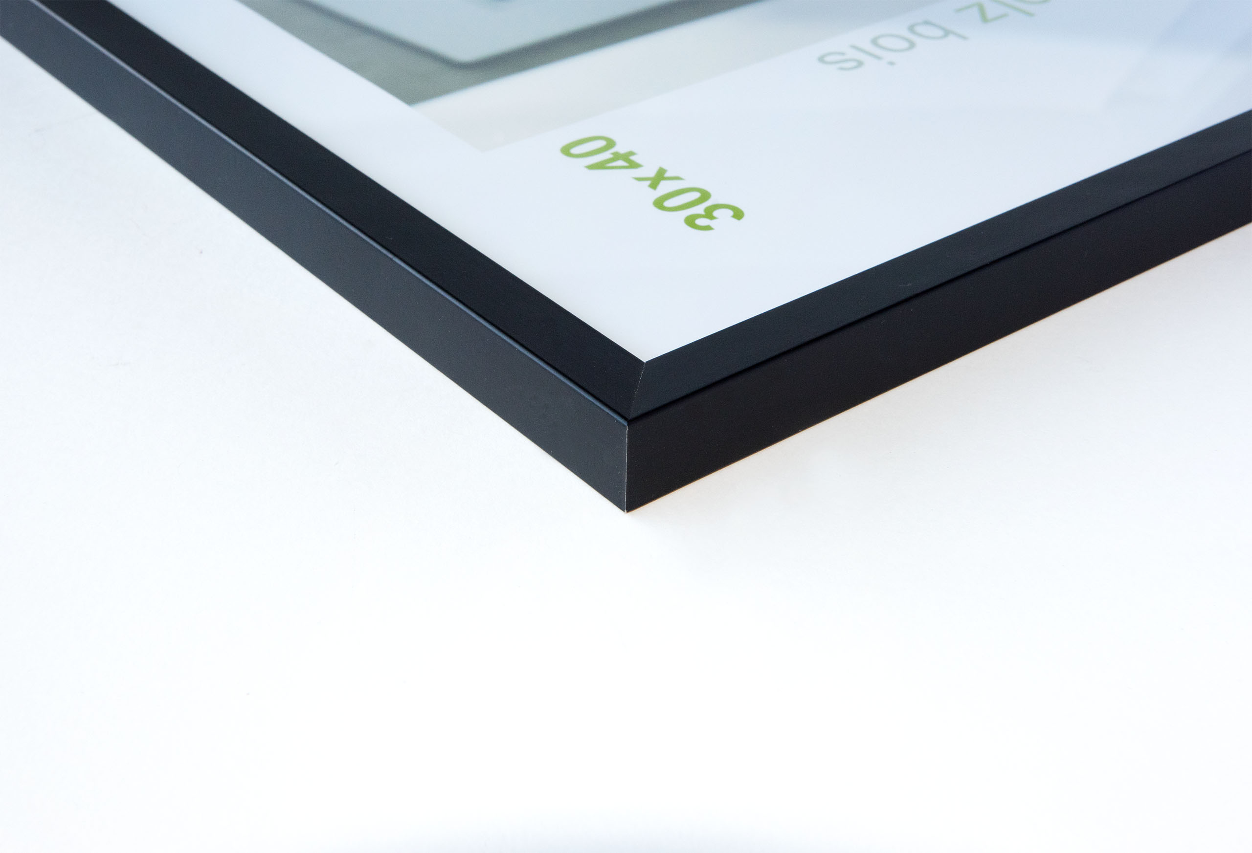 essential_corner_black_low