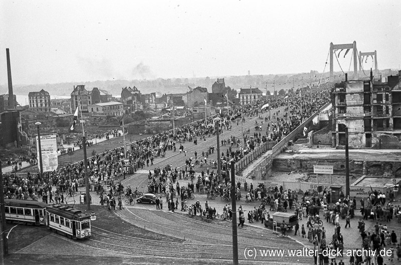 Eröffnung der Mülheimer Brücke 1951