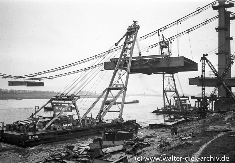 Bau der Mülheimer Brücke 1950