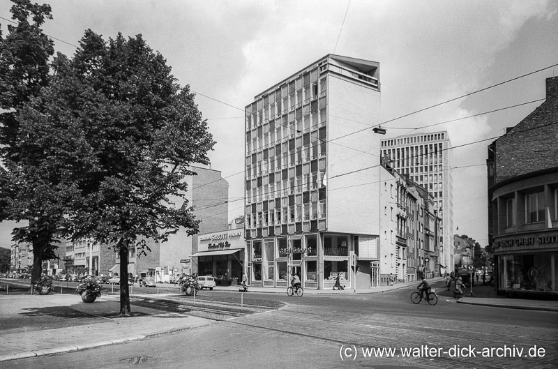 Auf dem Kaiser-Wilhelm-Ring -1956