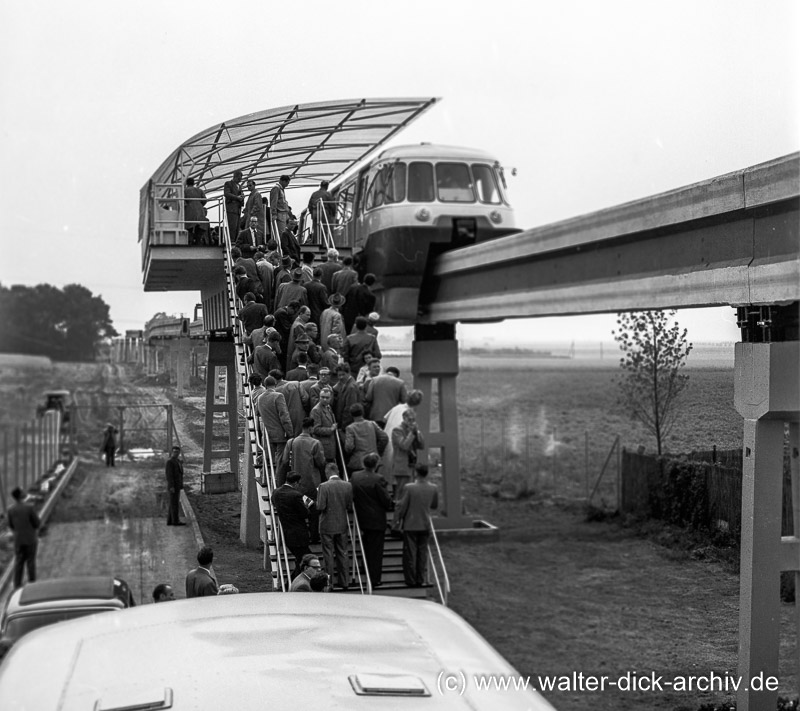 Abfahrt vom Bahnhof der ALWEG Bahn 1957