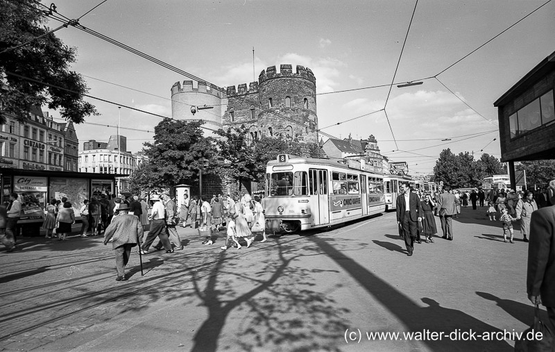 Linie 8 am Rudolfplatz  1962