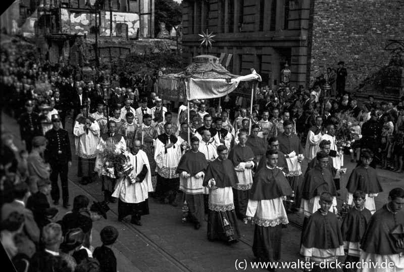 Kölner Fronleichnamsprozession auf dem Hansaring