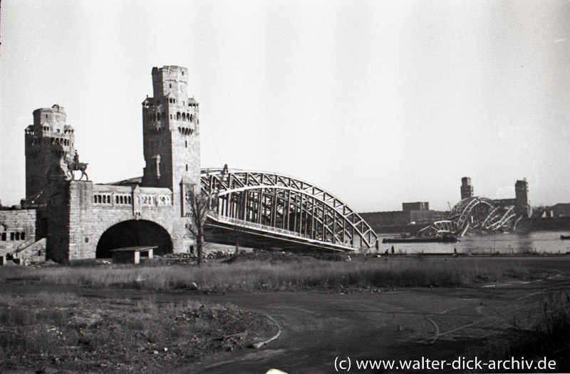 Zerstörte Hohenzollernbrücke