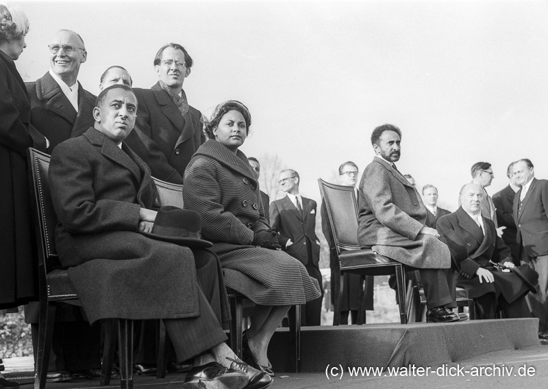 Haile Selassie besucht die ALWEG-Bahn 1954