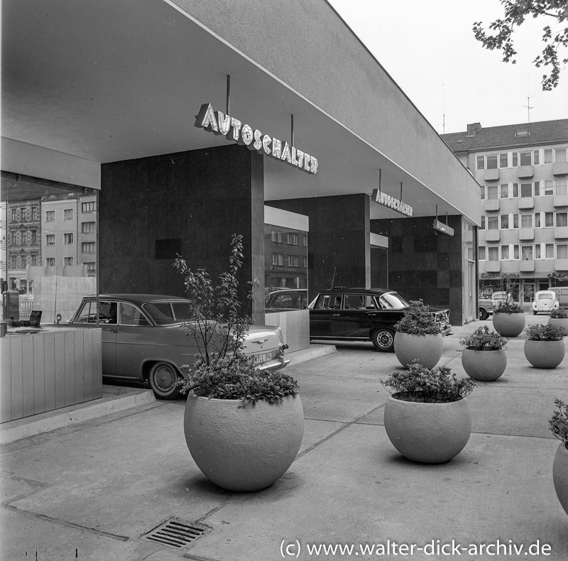 Autoschalter der Sparkasse 1961