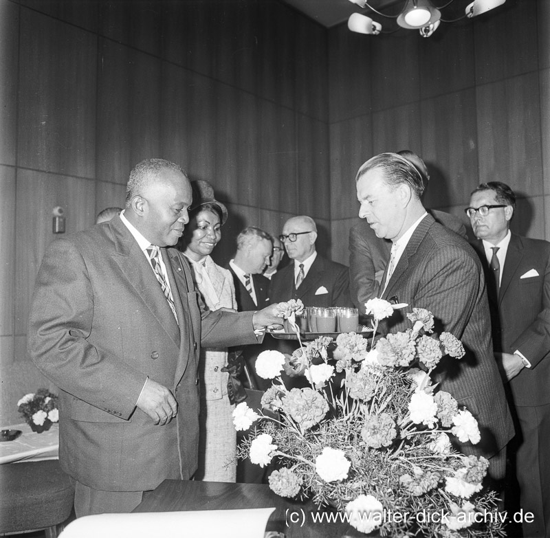 Willkommenstrunk für den hohen Gast 1962