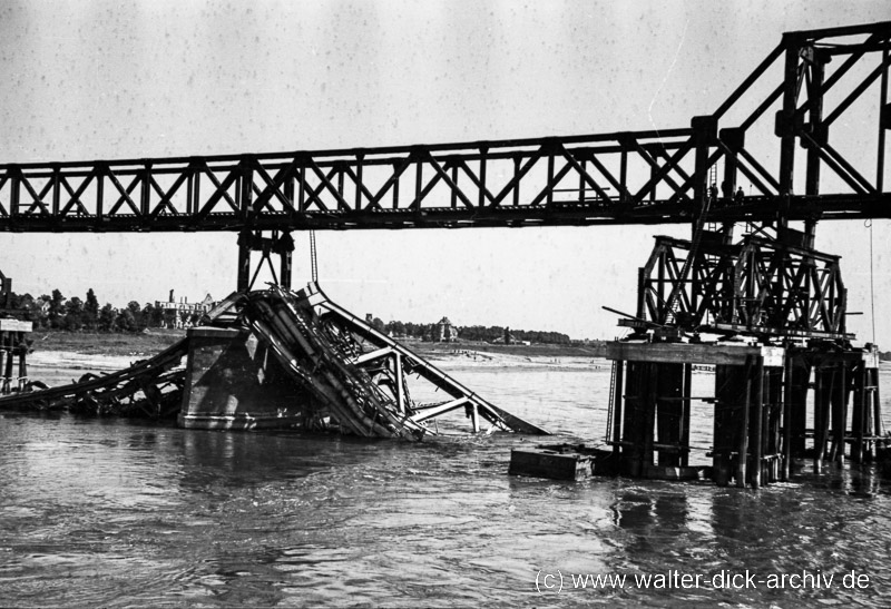 Wiederaufbau der Südbrücke 1946