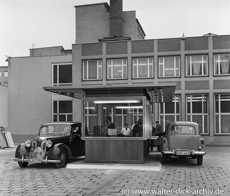 Autoschalter der Sparkasse 1961