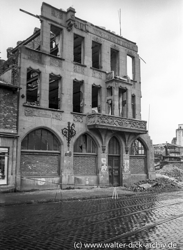 Ruine des Volkshauses 1947