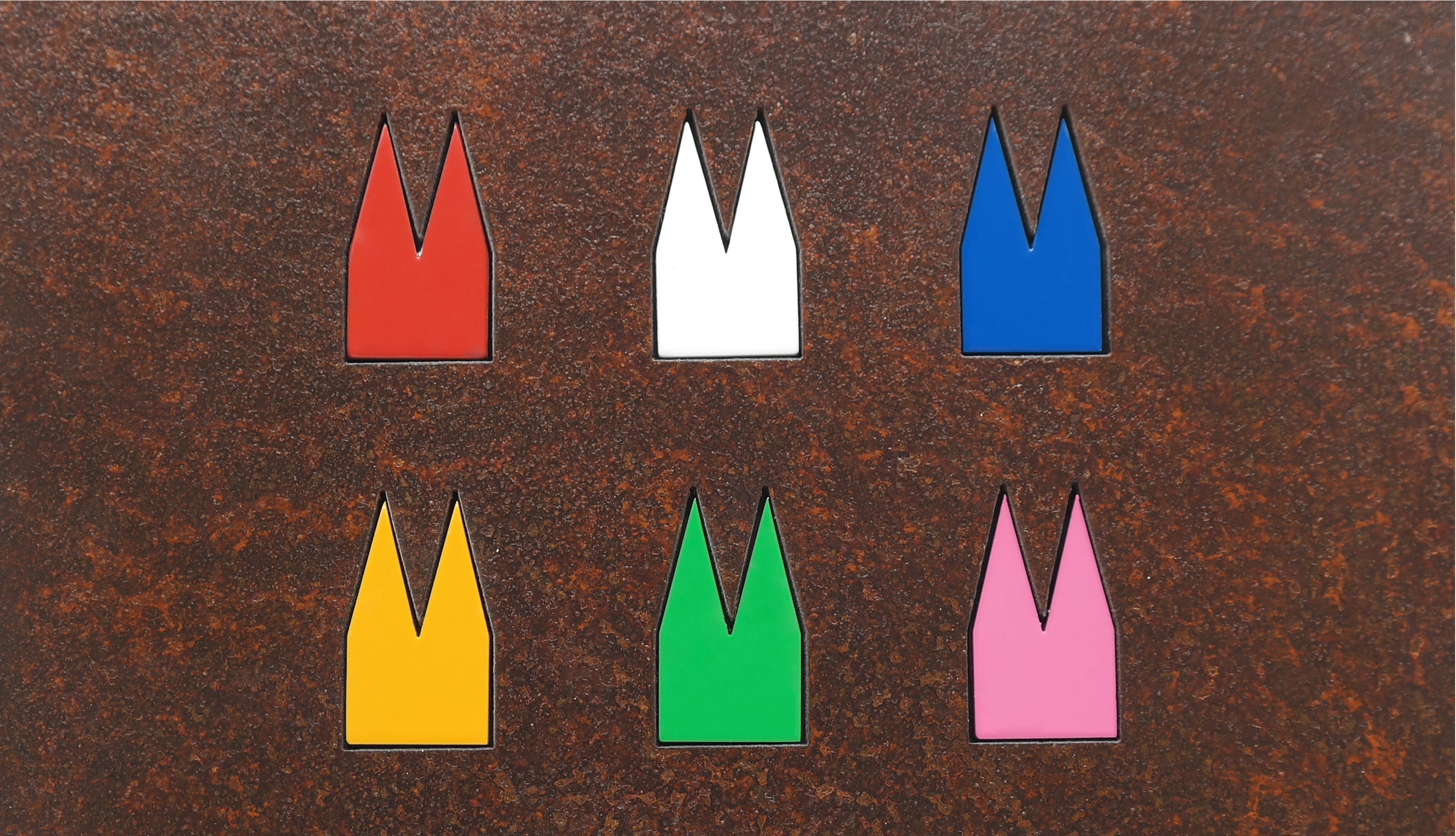 Stahldom mit grüner Pulverbeschichtung