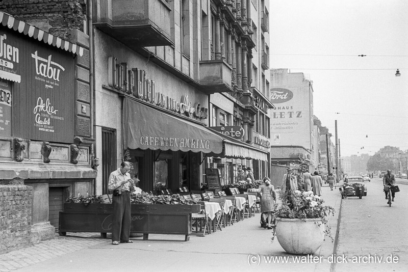 Cafe Wien am Hohenzollernring 1954