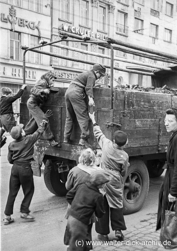 Klüttenklau am Rudolfplatz 1948
