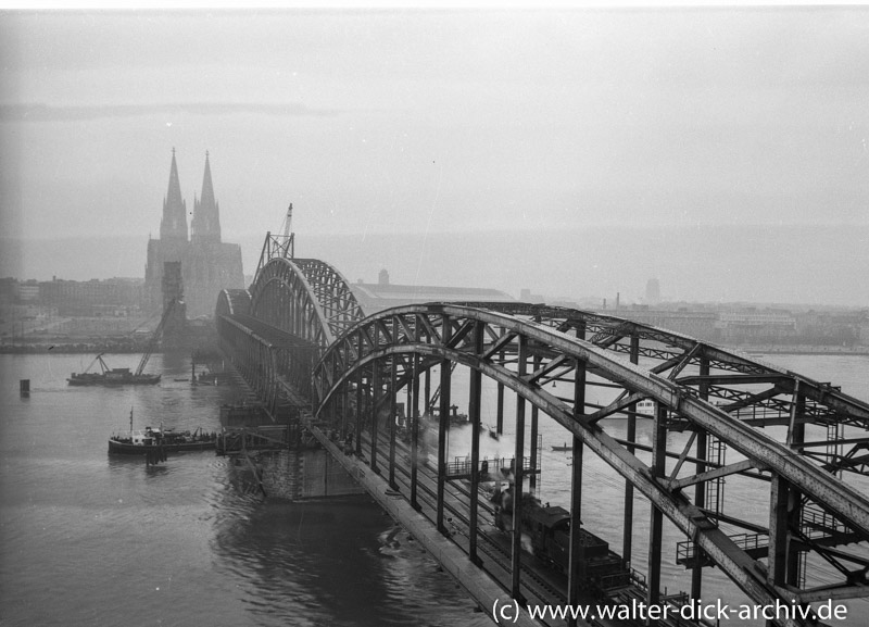 Wiederaufbau der Kölner Hohenzollernbrücke