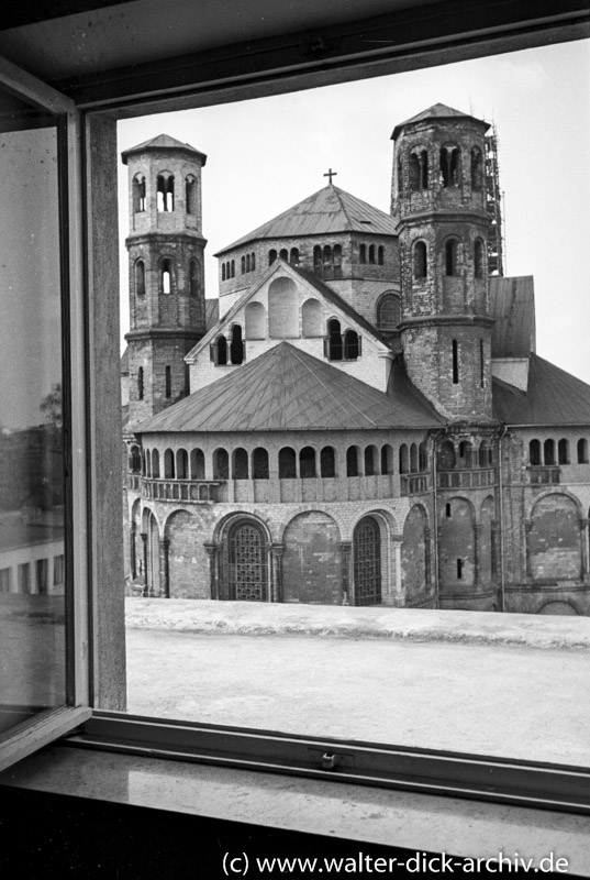 Ostseite von St. Aposteln 1954